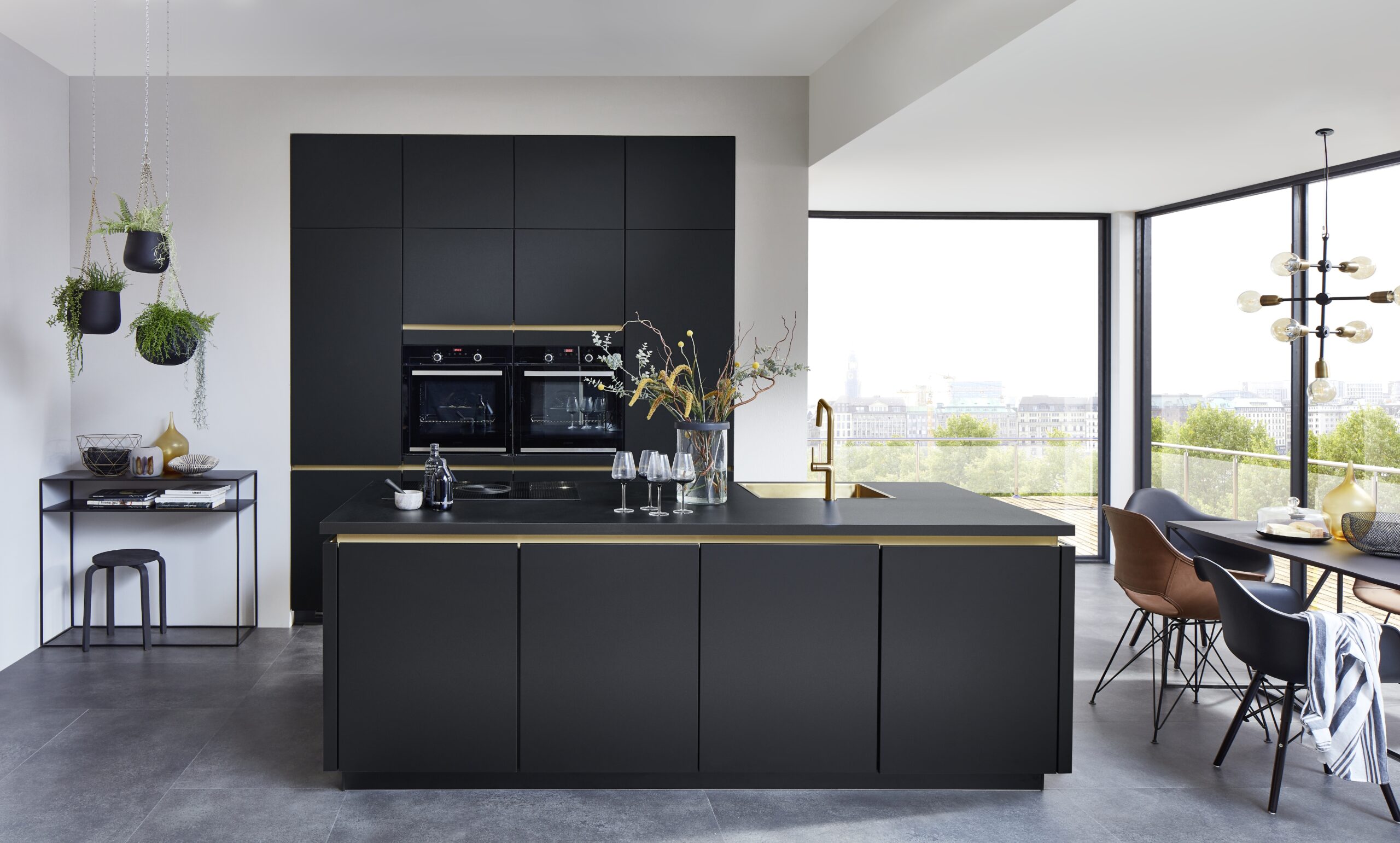 Moderne keuken zwart goud